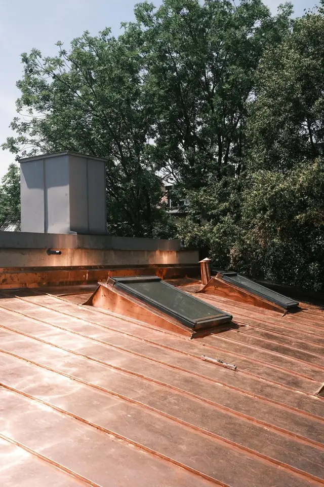 Kupfergedeckte Dachgauben mit Fenstereinfassung